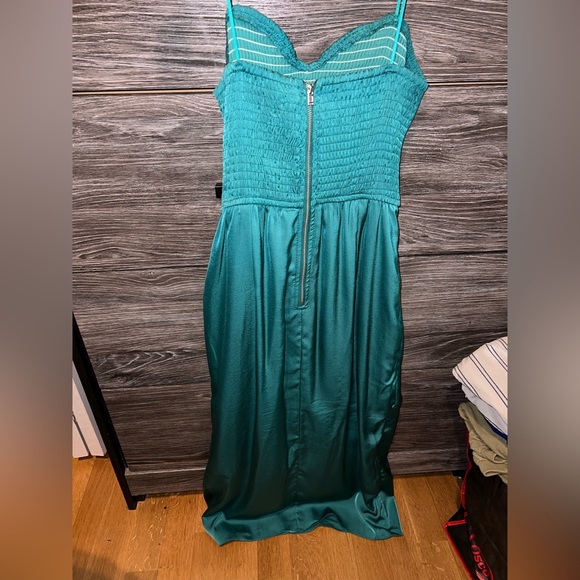 Green Strapless Dress - Picture 4 of 6